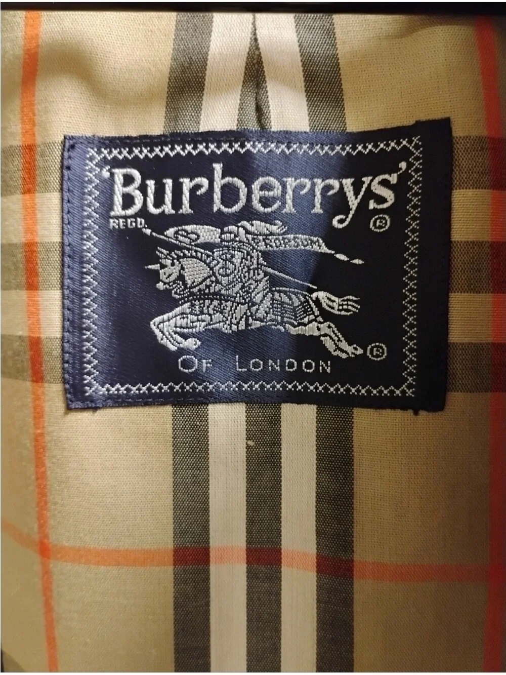 Vintage Burberrys Trench Coat - Single Breasted - Picture 11 of 16